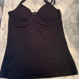 Tank top with wire